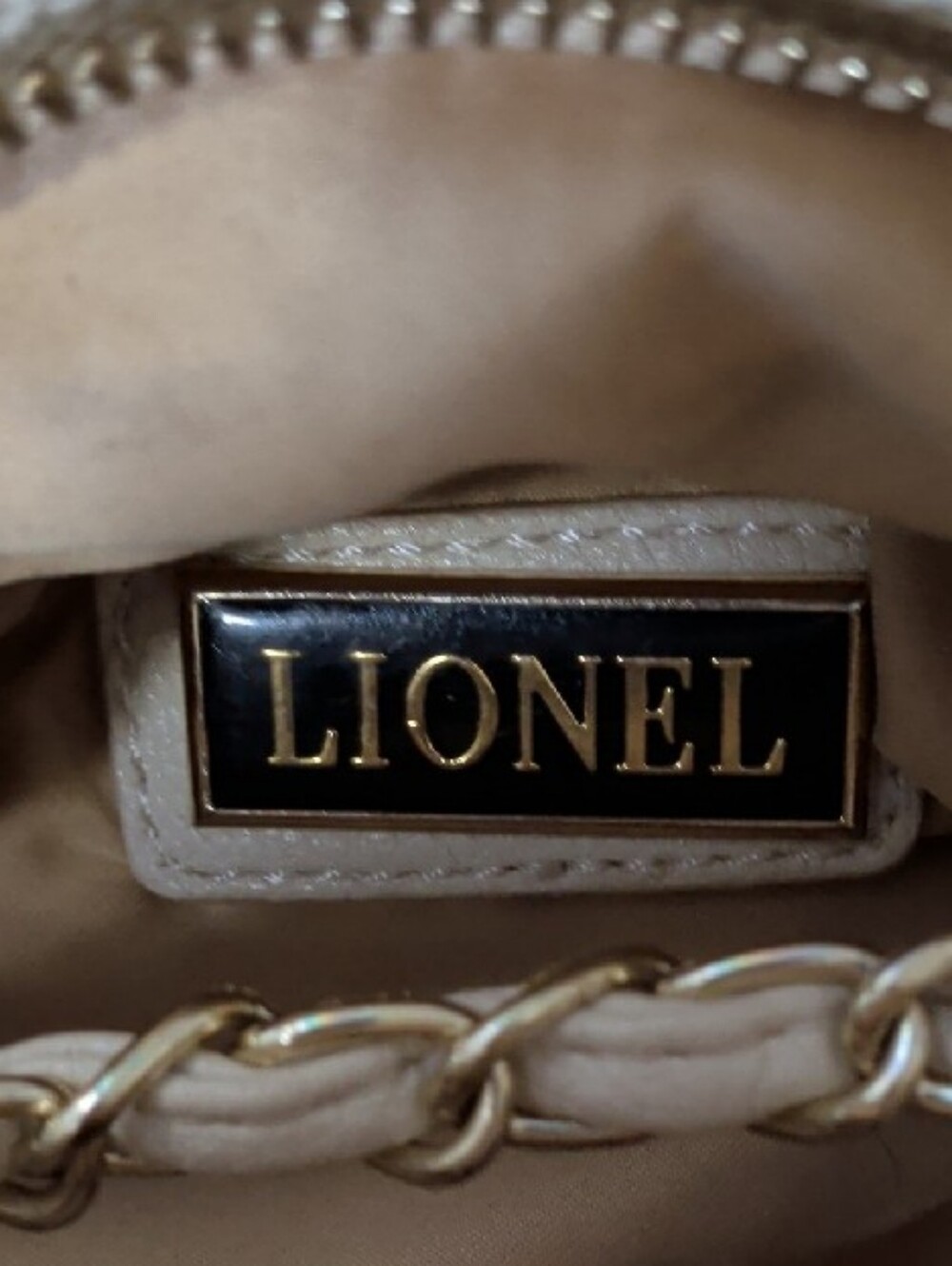 Neutral Ruffled Tassel Cosmetic Pouch - Picture 7 of 9